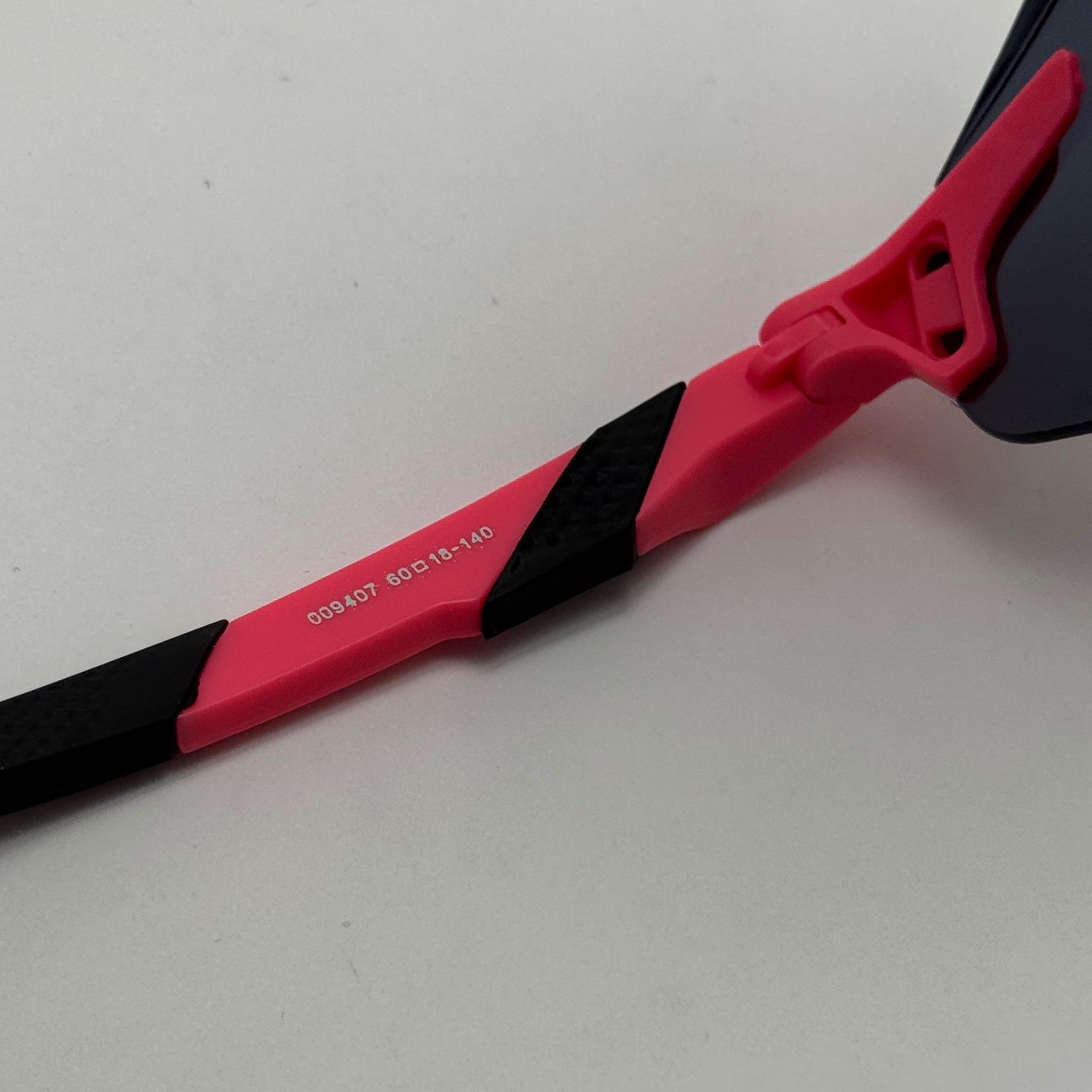 عینک آفتابی اسپرت Oakley اوکلی با لنز PRIZM مشکی دسته صورتی کد 9407