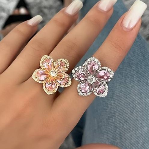 انگشتر زنانه طرح پاپیونی جواهری نگین کاری شده فری سایز freesize رنگ ثابت با کیفیت بالا کد zmc (پس کرایه)