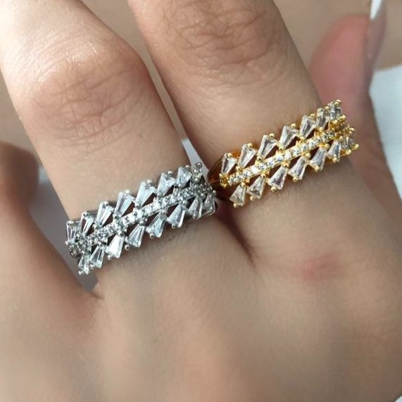 انگشتر جواهر نگین دار زنانه طرح دولاین فری سایز freesize رنگ ثابت کد sm (پس کرایه)