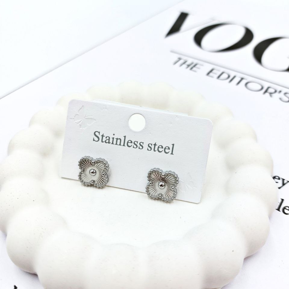 گوشواره استیل زنانه طرح گل ونکلیف Vancleef تنوع رنگ رنگ کاملا ثابت کد mp (پس کرایه)