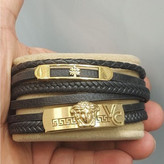 دستبند چرمی قفل و پلاک استیل مردانه ورساچ Versace کیفیت چرم عالی تنوع طرح رنگ ثابت کد bn (پس کرایه)