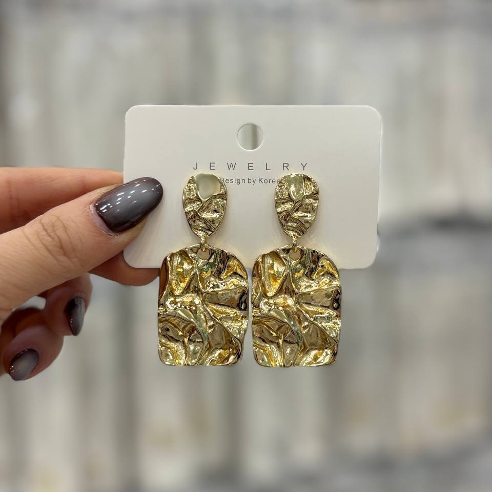 گوشواره فشن زنانه و دخترانه مینیمال دفرمه طرح 4برگ رنگ ثابت تنوع مدل کدgy