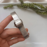 ساعت مچی عقربهای کوارتز زنانه مدل لوکس اسپرت بند استیل طرح کرکره ای کد N2