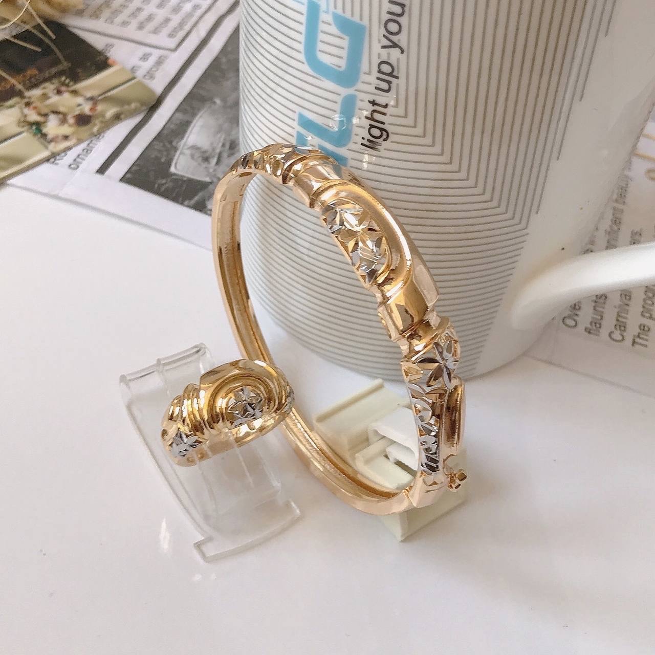ست دستبند و انگشتر طرح طلا ارسال رایگان