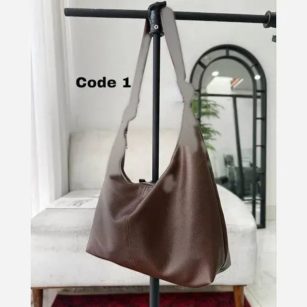 کیف دوشی زنانه چرمی بند گره ای ابعاد 30 در 40 سانتی متر