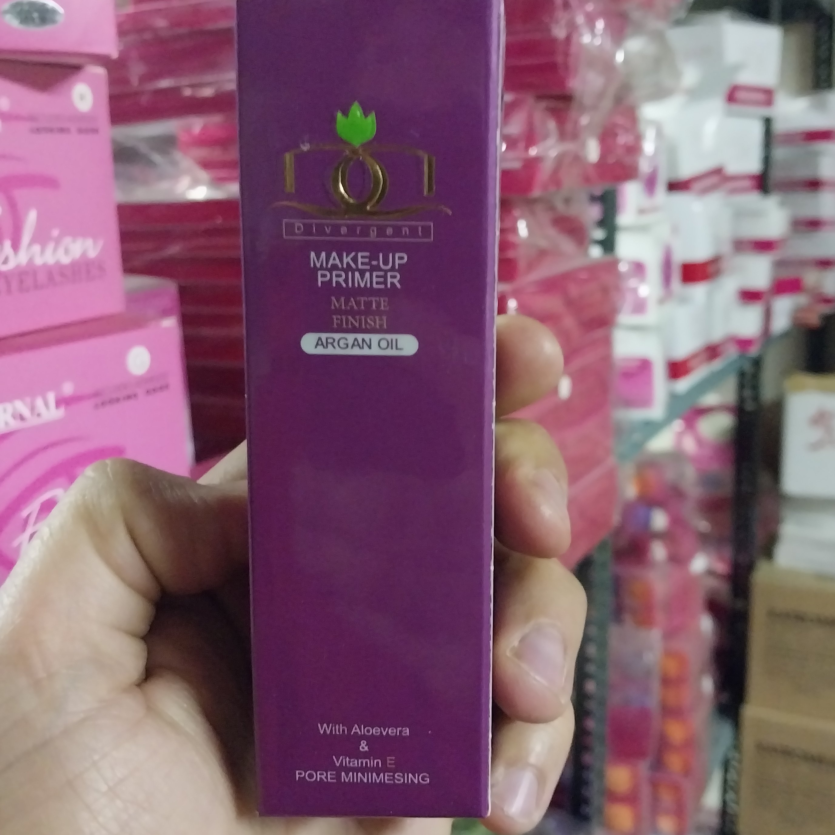 پرایمر (زیر ساز آرایش) پمپی دیورجنت با پوشش عالی