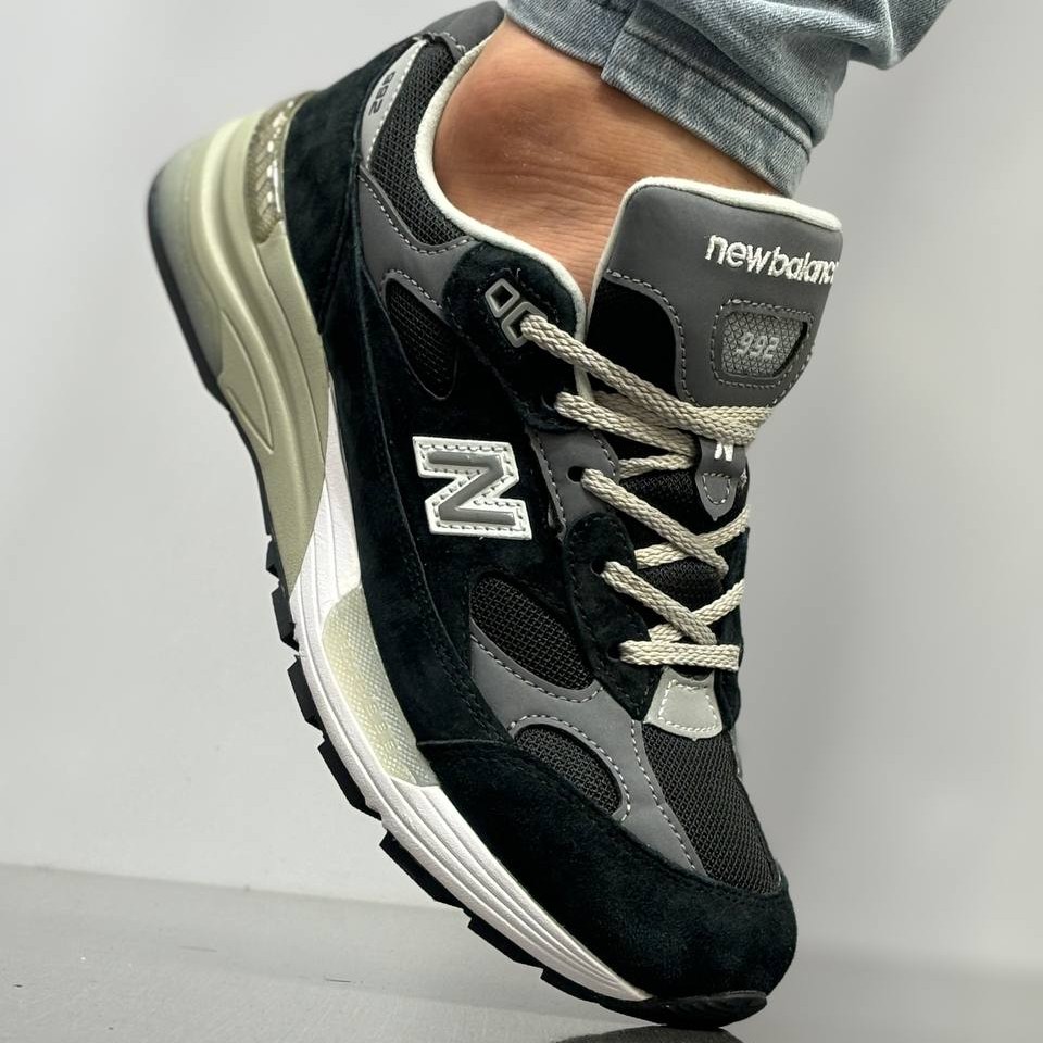کفش پیاده روی نیوبالانس مدل 992 رنگ سفید
